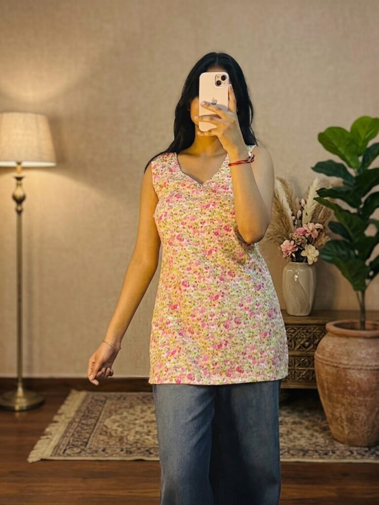 Nazakat Floral Sleeveless Kurti